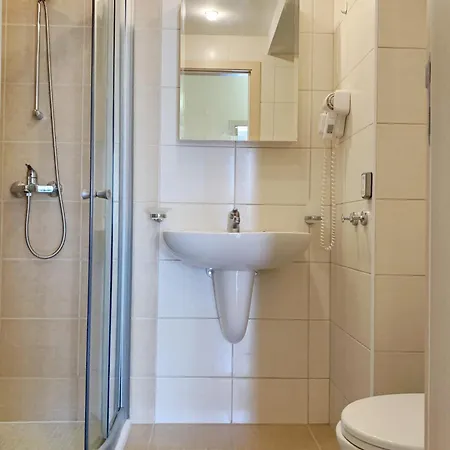 Beachfront Family For 8 Guests Apartman Obzor