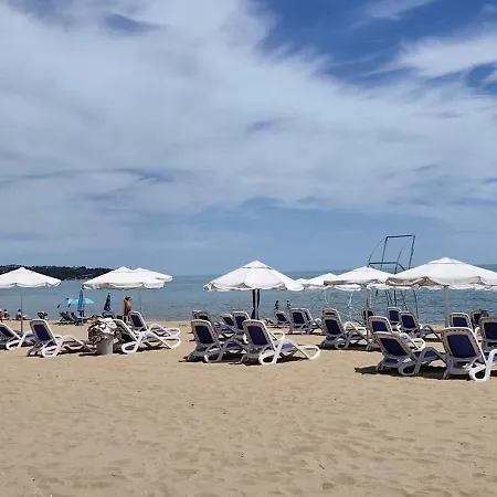 Beachfront Family For 8 Guests Obzor