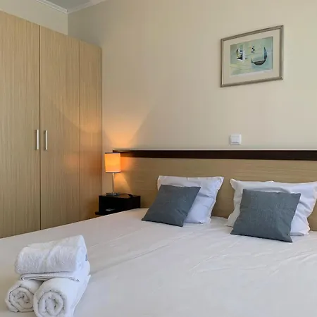 Apartman Beachfront Family For 8 Guests *