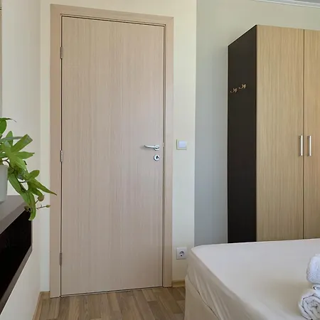 Apartman Beachfront Family For 8 Guests Obzor