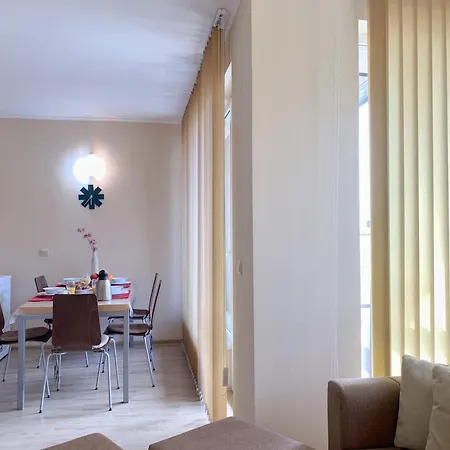 Apartman Beachfront Family For 8 Guests