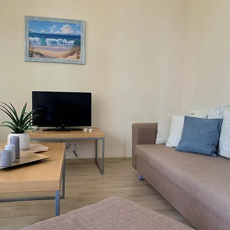 Beachfront Family For 8 Guests Apartman Obzor