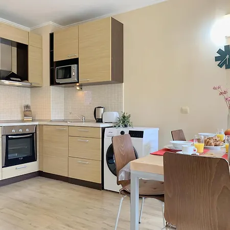 Beachfront Family For 8 Guests Obzor