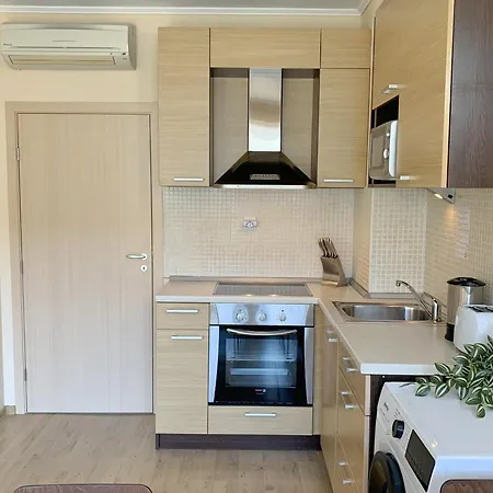 Beachfront Family For 8 Guests * Obzor