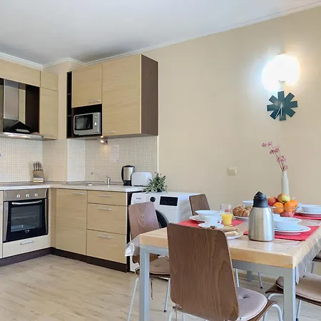 Beachfront Family For 8 Guests * Obzor