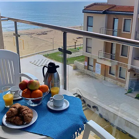 Beachfront Family For 8 Guests Apartman