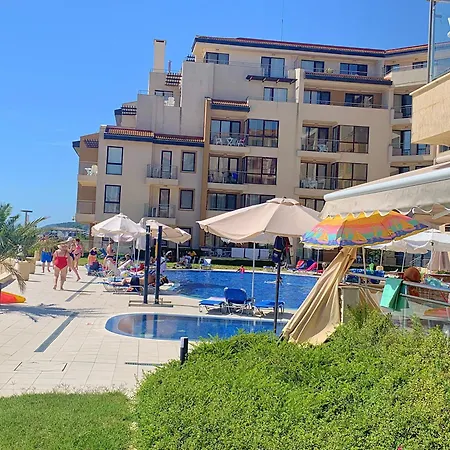 Beachfront Family For 8 Guests Obzor