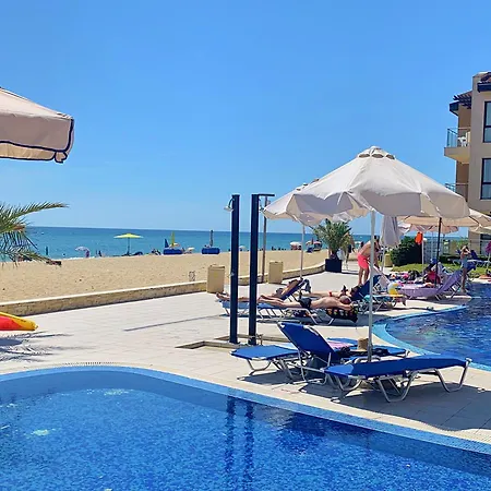 Apartman Beachfront Family For 8 Guests *
