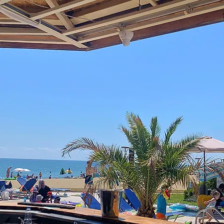 Beachfront Family For 8 Guests * Obzor