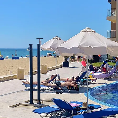 Beachfront Family For 8 Guests * Obzor