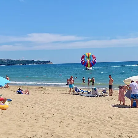 Beachfront Family For 8 Guests Apartman *