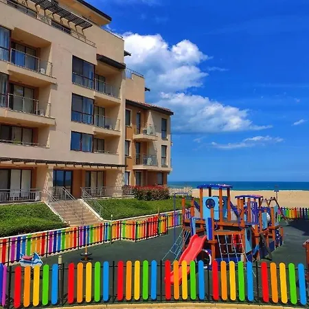 Beachfront Family For 8 Guests Apartman *